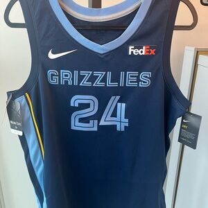 Grizzlies Jersey #24 Dillion Brooks . Size Large